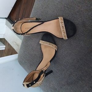 Xhilaration Black and Gold Women's Sandals